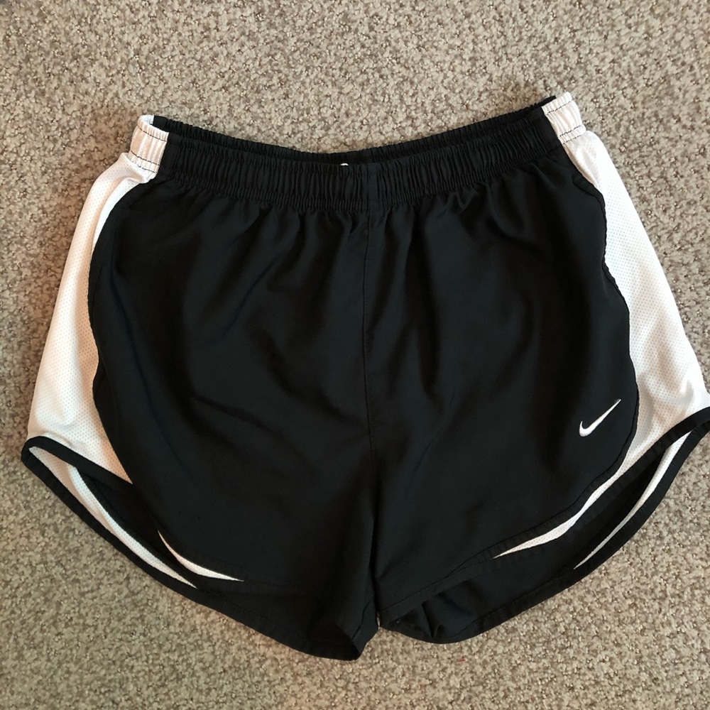 Nike dri-fit size medium black shorts women’s